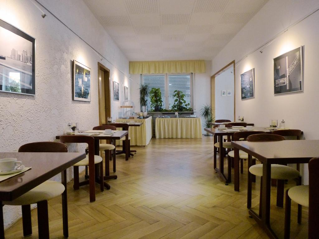 Hotel Adler Neulussheim Bagian luar foto